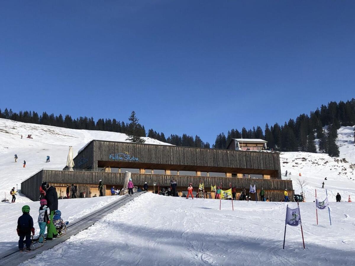 Walli Laterns - Ski Und Bergvergnuegen Direkt Vor Der Haustuer Extérieur photo