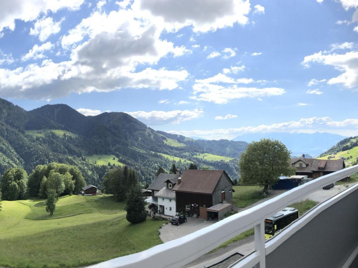 Walli Laterns - Ski Und Bergvergnuegen Direkt Vor Der Haustuer Extérieur photo