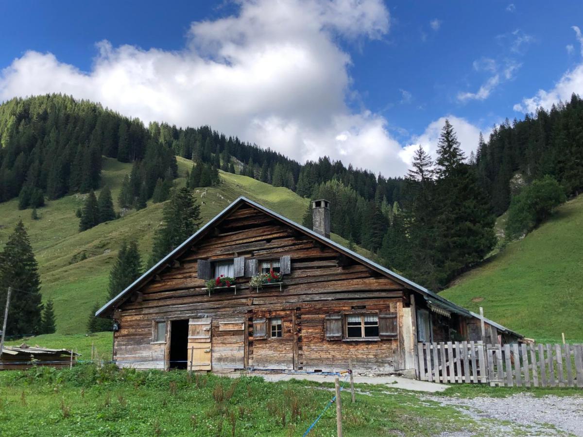 Walli Laterns - Ski Und Bergvergnuegen Direkt Vor Der Haustuer Extérieur photo